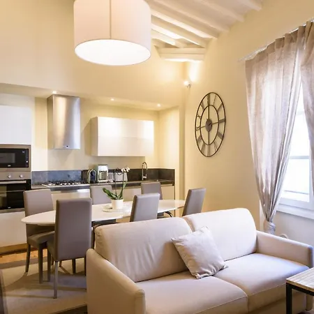 Santa Croce Penthouse Apartment Florence